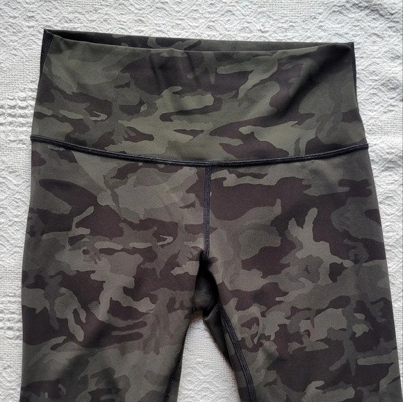 Lululemon Wunder Under High-Rise Tight 25" *Full-On Luxtreme- Green Camo - Picture 4 of 12